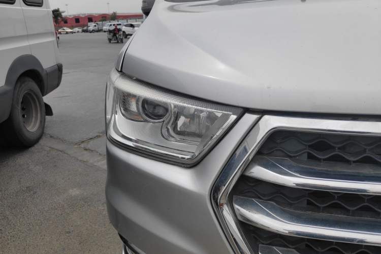 Used JAC Refine M4 2016 2.0L Manual Comfort Edition Right Front Headlight