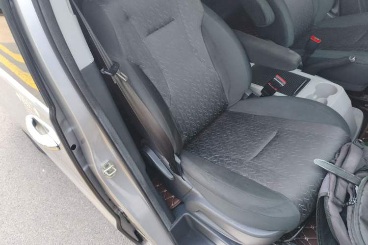Used JAC Refine M4 2016 2.0L Manual Luxury Version Right Front Seat