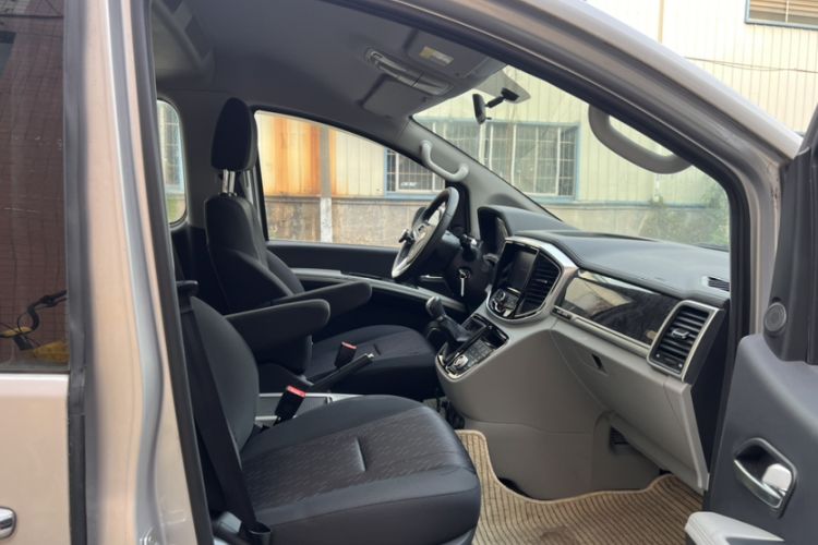 Used JAC Refine M4 2016 2.0L Manual Luxury Version Right Front Seat
