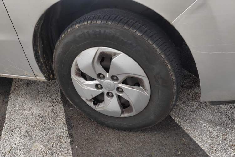 Used JAC Refine M4 2016 2.0L Manual Comfort Edition Right Front Wheel Hub