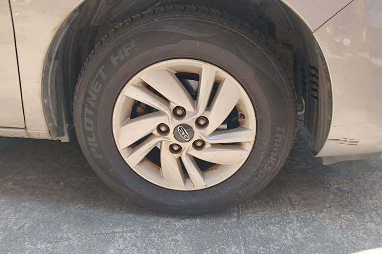 Used JAC Refine M4 2016 2.0L Manual Luxury Version Right Front Wheel Hub