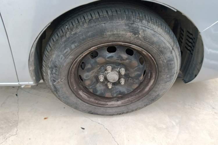 Used JAC Refine M4 2016 2.0L Manual Comfort Edition Right Front Wheel Hub