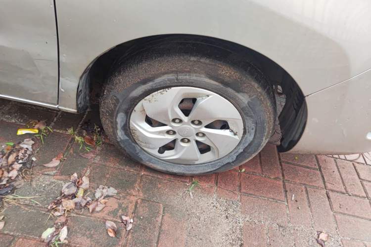 Used JAC Refine M4 2016 2.0L Manual Comfort Edition Right Front Wheel Hub
