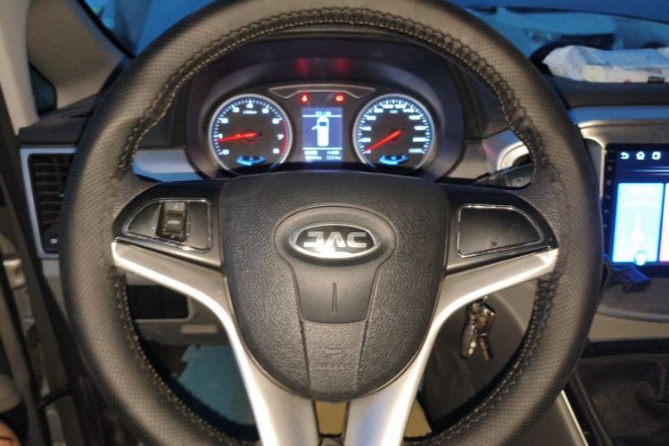 Used JAC Refine M4 2016 2.0L Manual Comfort Edition Steering Wheel