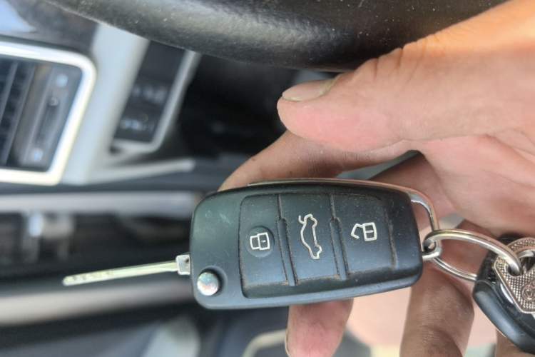 Used JAC Refine M4 2016 2.0L Manual Luxury Version Vehicle Key