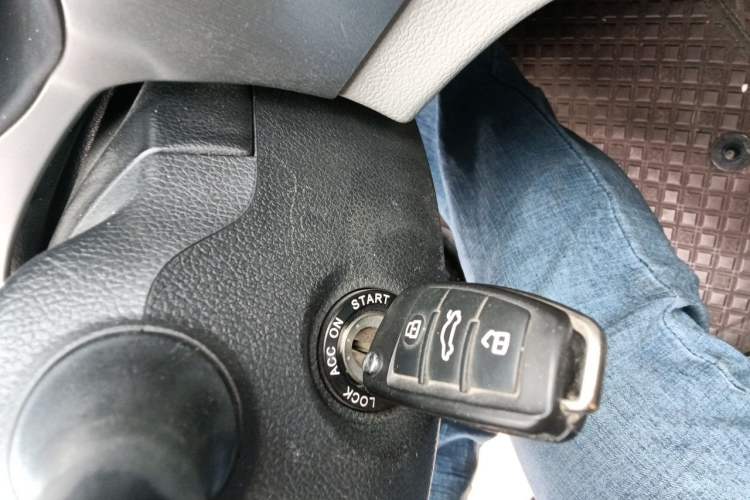 Used JAC Refine M4 2016 2.0L Manual Comfort Edition Vehicle Key