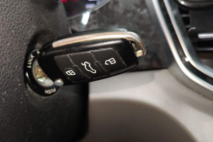 Used JAC Refine M4 2016 2.0L Manual Luxury Version Vehicle Key