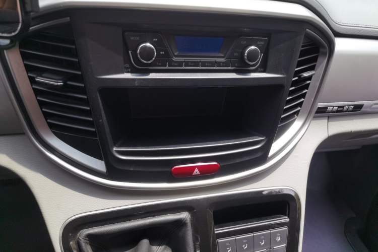 Used JAC Refine M4 2016 2.0L Manual Comfort Edition Audio And AC Panel