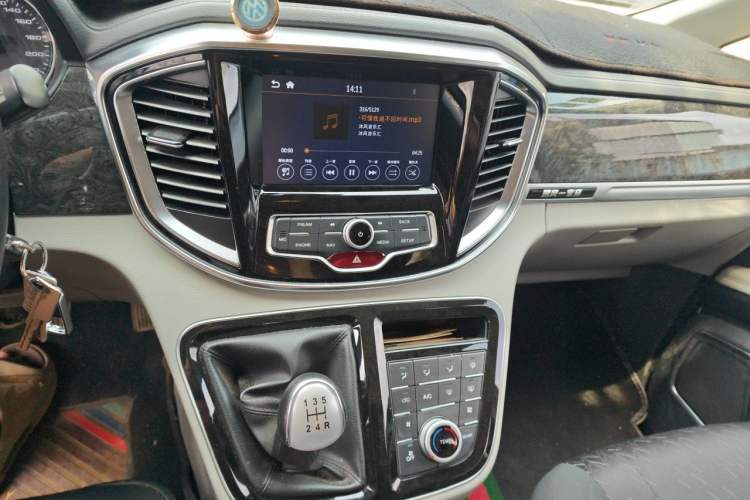 Used JAC Refine M4 2016 2.0L Manual Luxury Version Audio And AC Panel