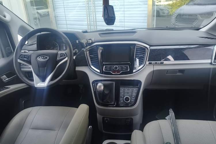 Used JAC Refine M4 2016 2.0L Manual Luxury Version Center Console