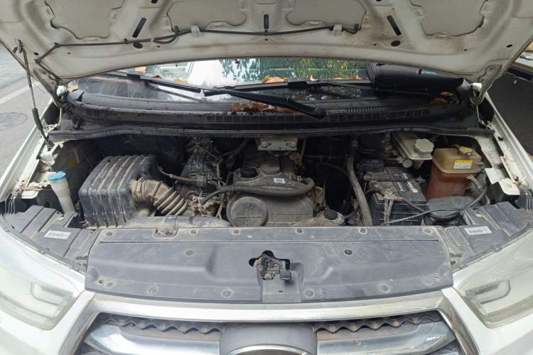 Used JAC Refine M4 2016 2.0L Manual Comfort Edition Engine Bay