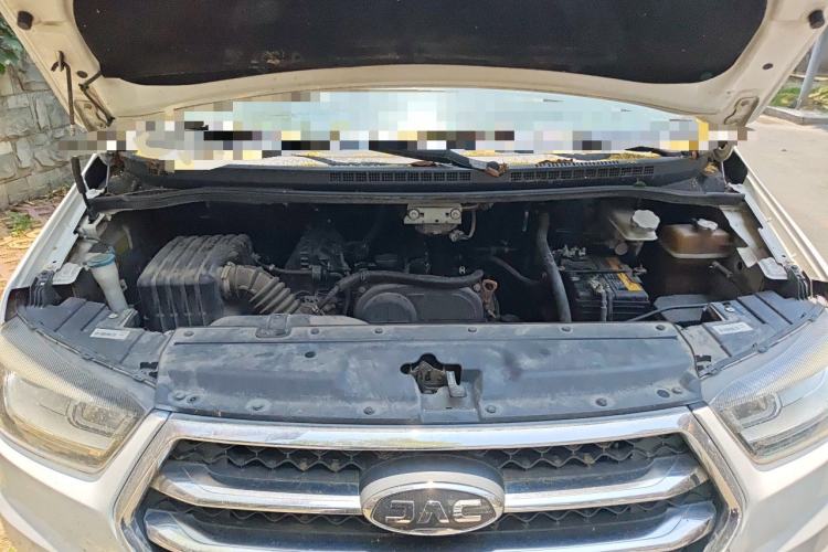 Used JAC Refine M4 2016 2.0L Manual Luxury Version Engine Bay