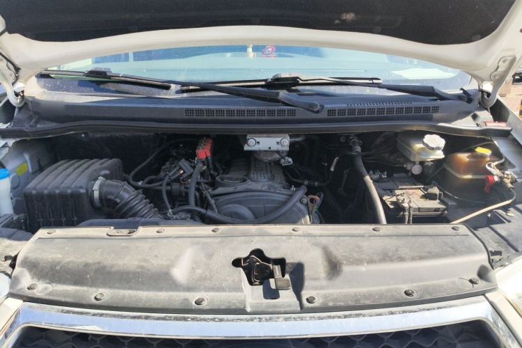 Used JAC Refine M4 2016 2.0L Manual Comfort Edition Engine Bay