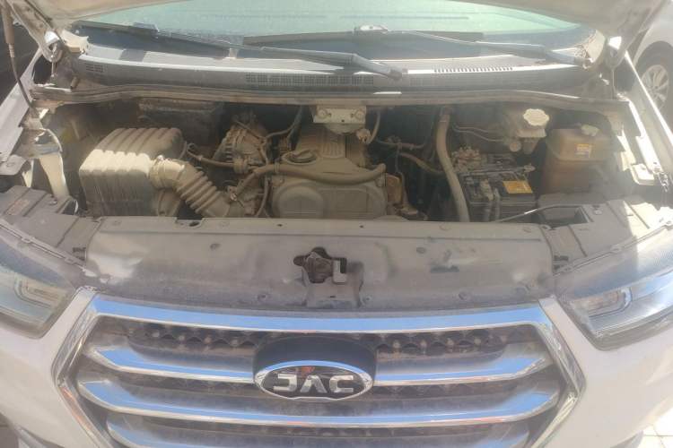 Used JAC Refine M4 2016 2.0L Manual Luxury Version Engine Bay