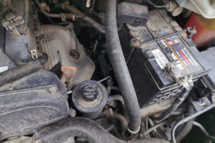 Used JAC Refine M4 2016 2.0L Manual Comfort Edition Engine Bay Left