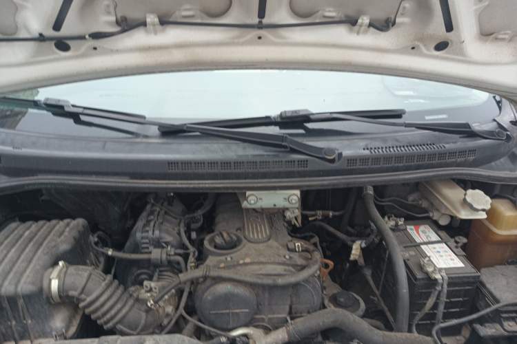 Used JAC Refine M4 2016 2.0L Manual Luxury Version Engine Bay