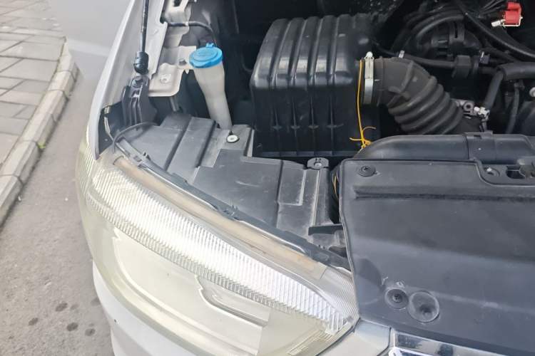 Used JAC Refine M4 2016 2.0L Manual Comfort Edition Engine Bay Right