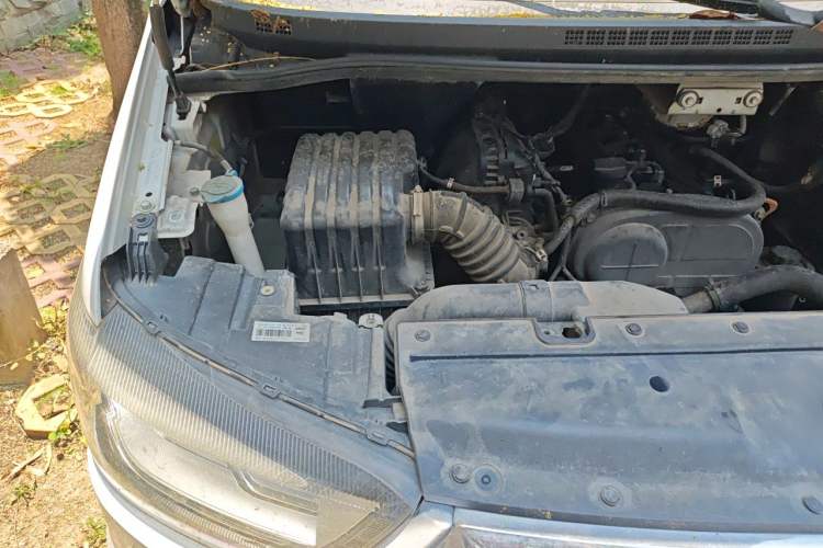 Used JAC Refine M4 2016 2.0L Manual Luxury Version Engine Bay Right