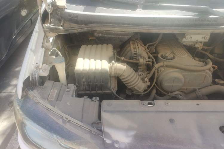 Used JAC Refine M4 2016 2.0L Manual Luxury Version Engine Bay Right
