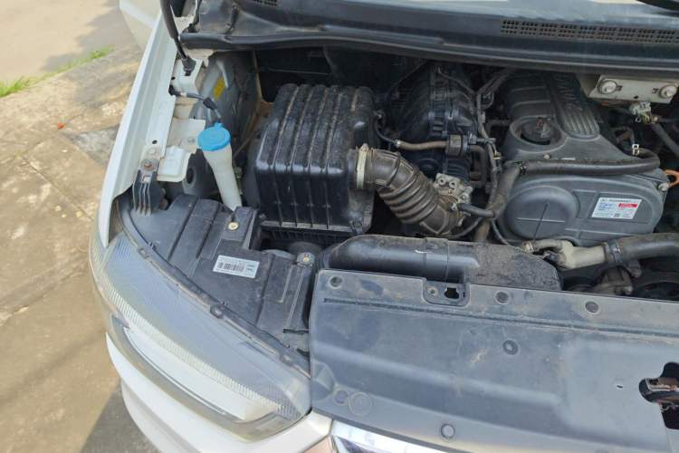 Used JAC Refine M4 2016 2.0L Manual Luxury Version Engine Bay Right