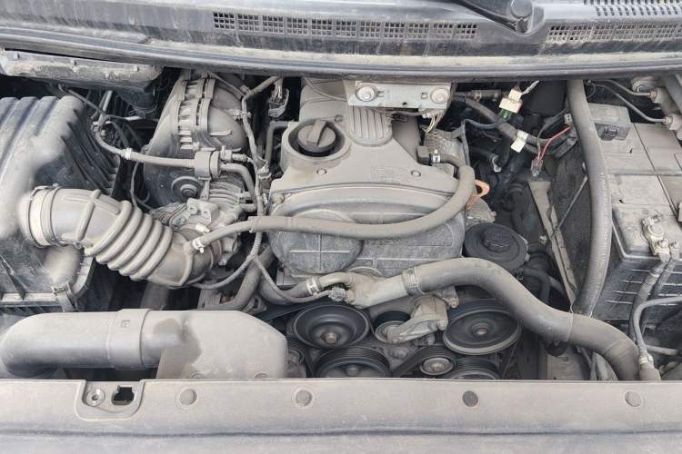 Used JAC Refine M4 2016 2.0L Manual Luxury Version Engine Bay