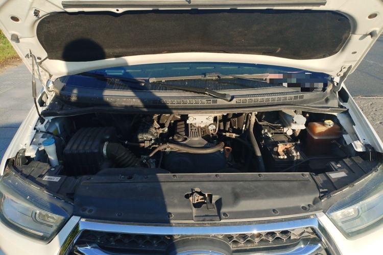 Used JAC Refine M4 2016 2.0L Manual Luxury Version Engine Bay