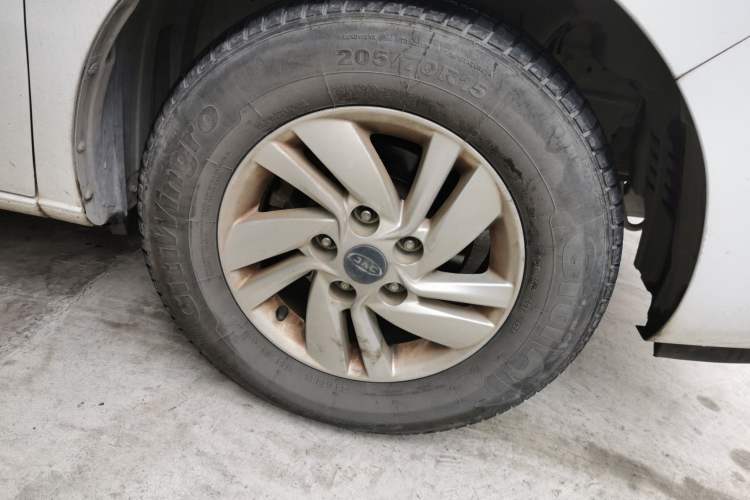 Used JAC Refine M4 2016 2.0L Manual Comfort Edition Exterior 7