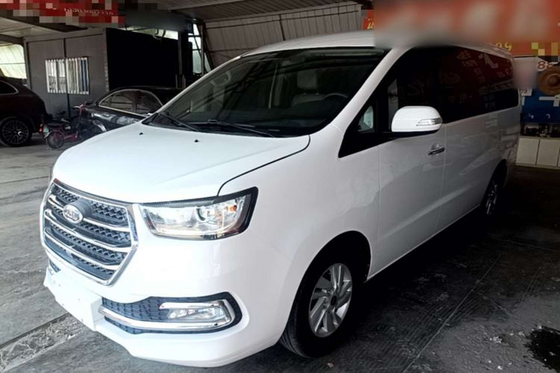 Used JAC Refine M4 2016 2.0L Manual Luxury Smart Version Front Left 45 Deg