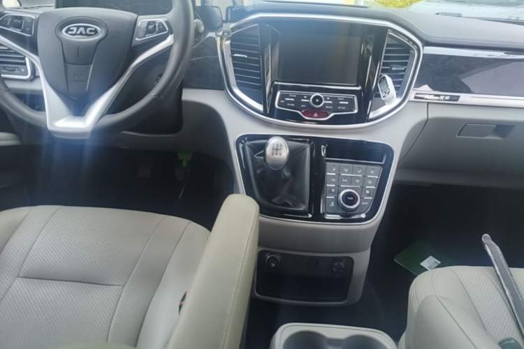 Used JAC Refine M4 2016 2.0L Manual Luxury Version Gear Lever
