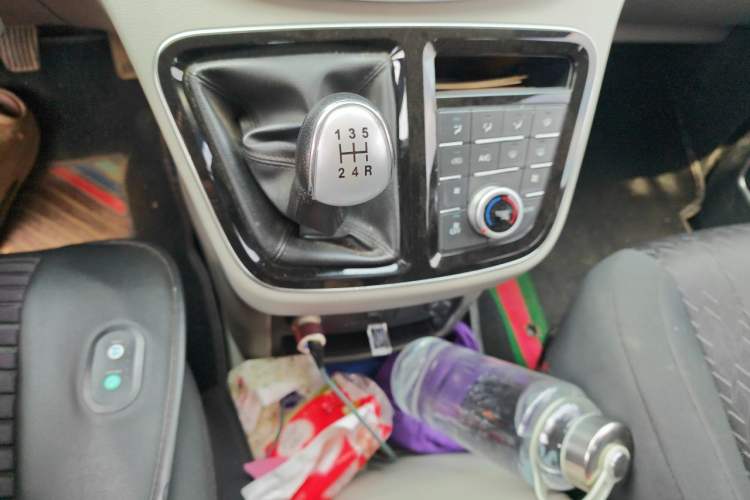 Used JAC Refine M4 2016 2.0L Manual Luxury Version Gear Lever