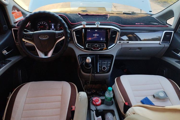Used JAC Refine M4 2016 2.0L Manual Luxury Version Interior 2