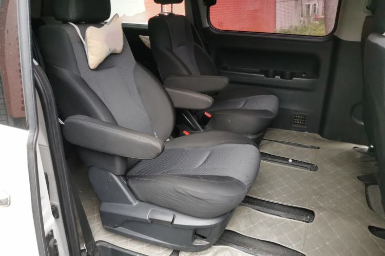 Used JAC Refine M4 2016 2.0L Manual Comfort Edition Interior 4