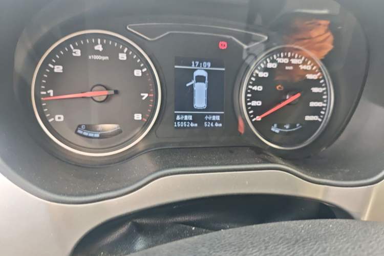 Used JAC Refine M4 2016 2.0L Manual Comfort Edition Odometer Close Up