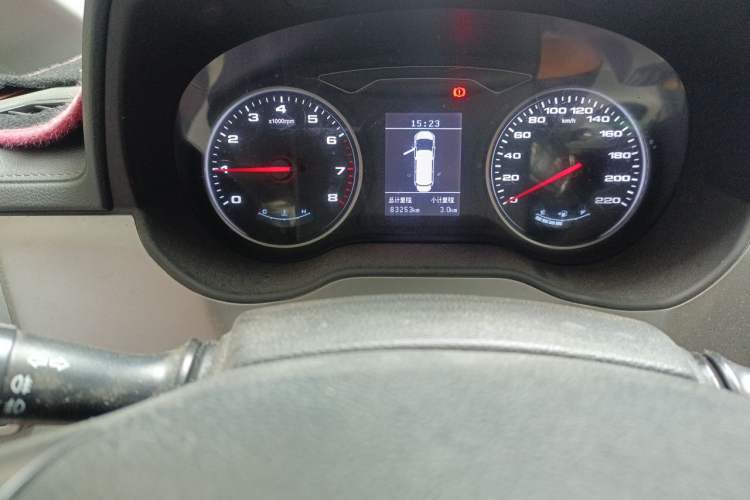 Used JAC Refine M4 2016 2.0L Manual Comfort Edition Odometer Close Up