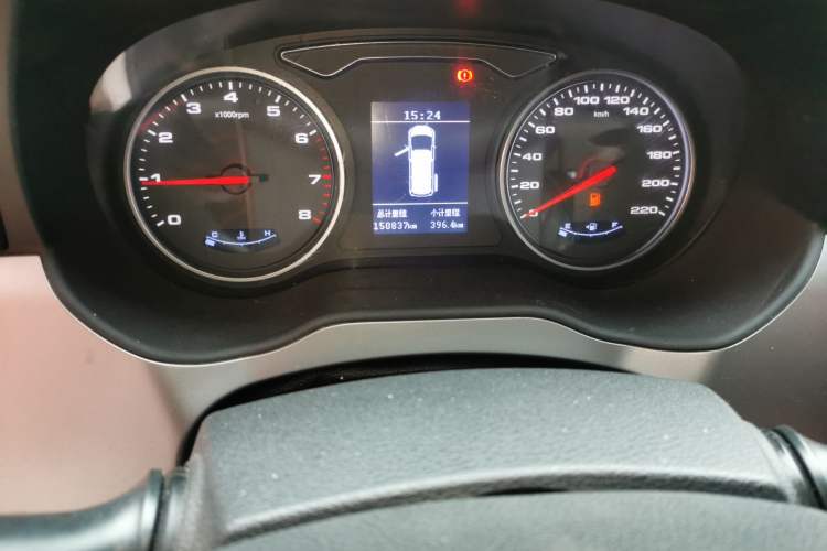 Used JAC Refine M4 2016 2.0L Manual Comfort Edition Odometer Close Up