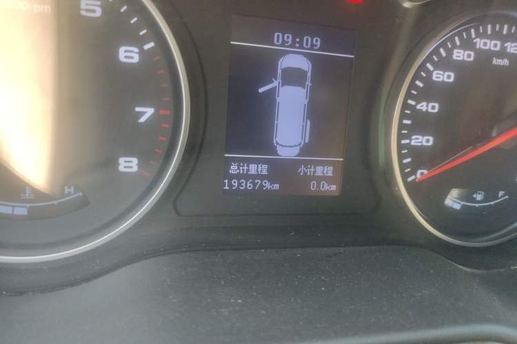 Used JAC Refine M4 2016 2.0L Manual Luxury Version Odometer Close Up