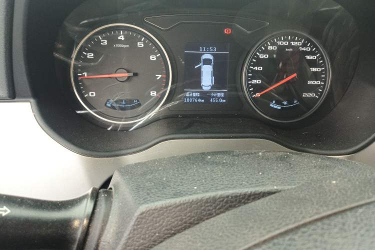 Used JAC Refine M4 2016 2.0L Manual Luxury Version Odometer Close Up