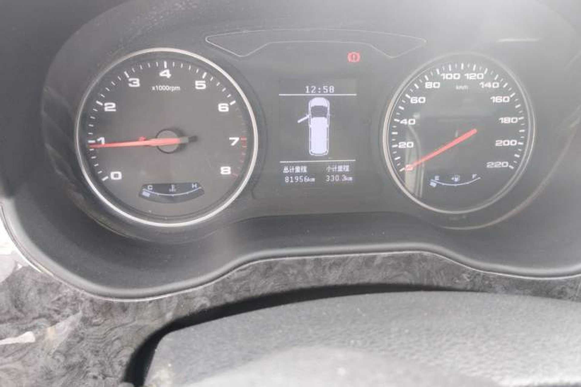 Used JAC Refine M4 2016 2.0L Manual Luxury Version Odometer Close Up