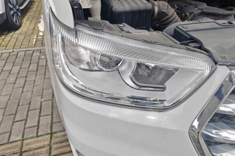 Used JAC Refine M4 2016 2.0L Manual Comfort Edition Right Front Headlight