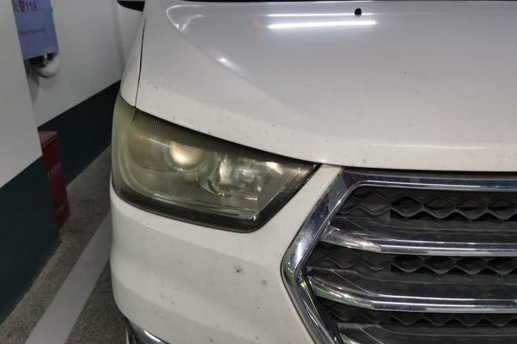 Used JAC Refine M4 2016 2.0L Manual Luxury Smart Version Right Front Headlight