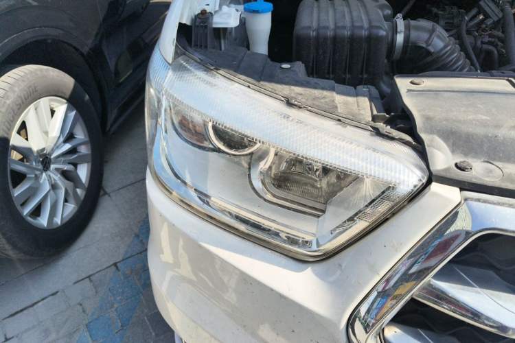 Used JAC Refine M4 2016 2.0L Manual Comfort Edition Right Front Headlight