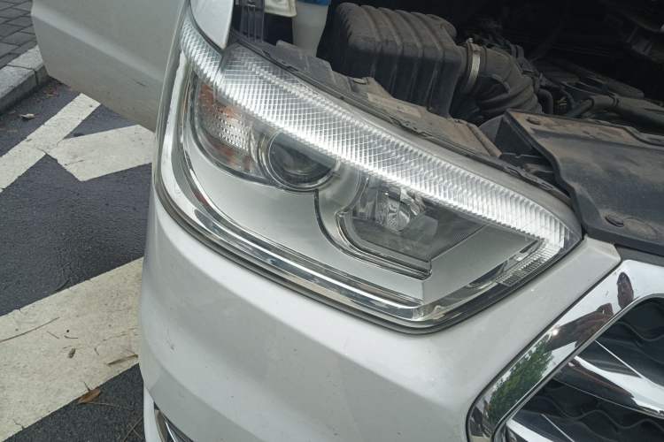 Used JAC Refine M4 2016 2.0L Manual Luxury Version Right Front Headlight
