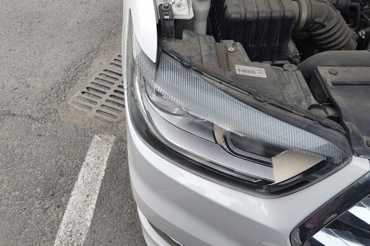 Used JAC Refine M4 2016 2.0L Manual Luxury Version Right Front Headlight
