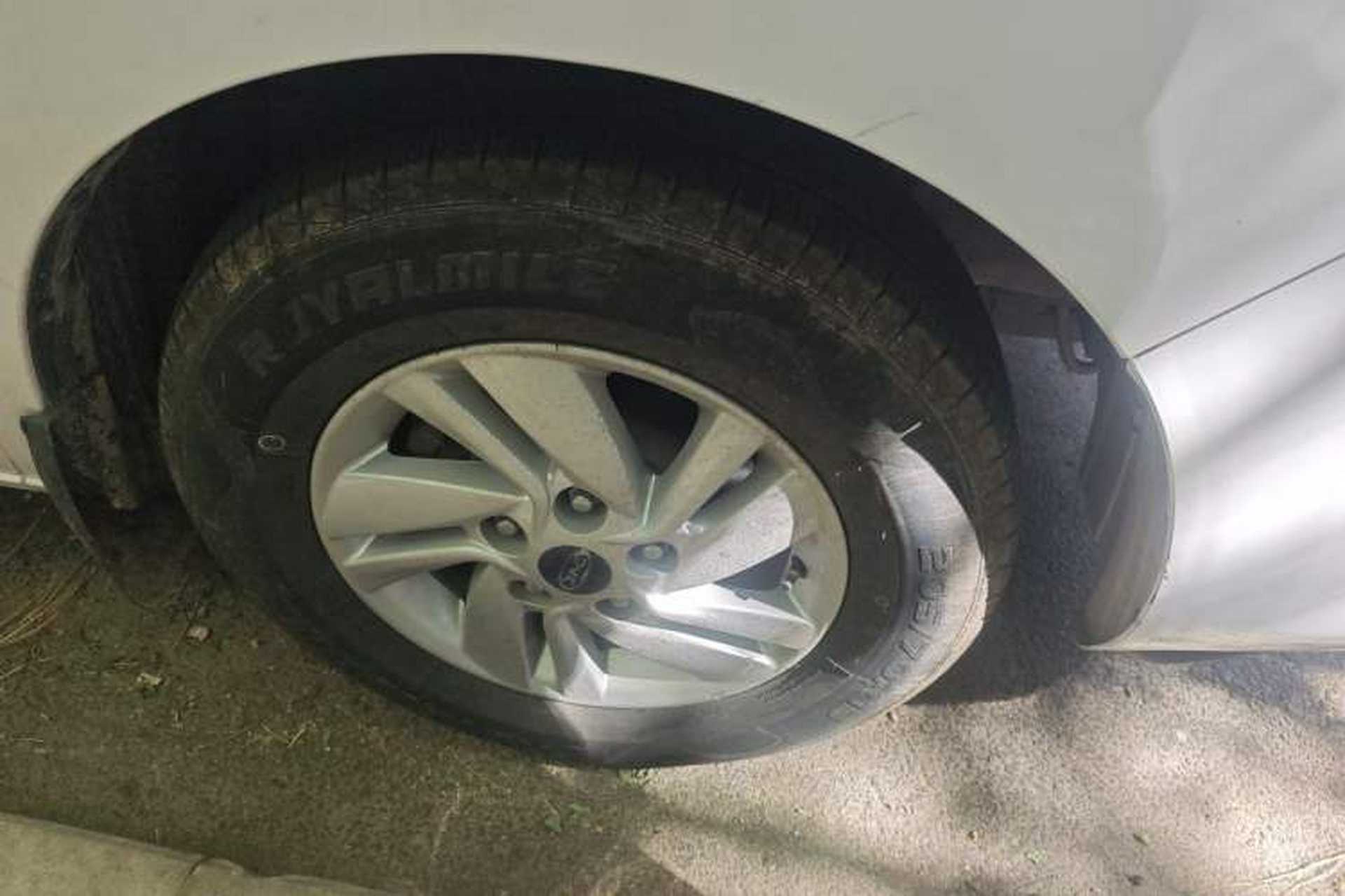 Used JAC Refine M4 2016 2.0L Manual Luxury Version Right Front Wheel Hub