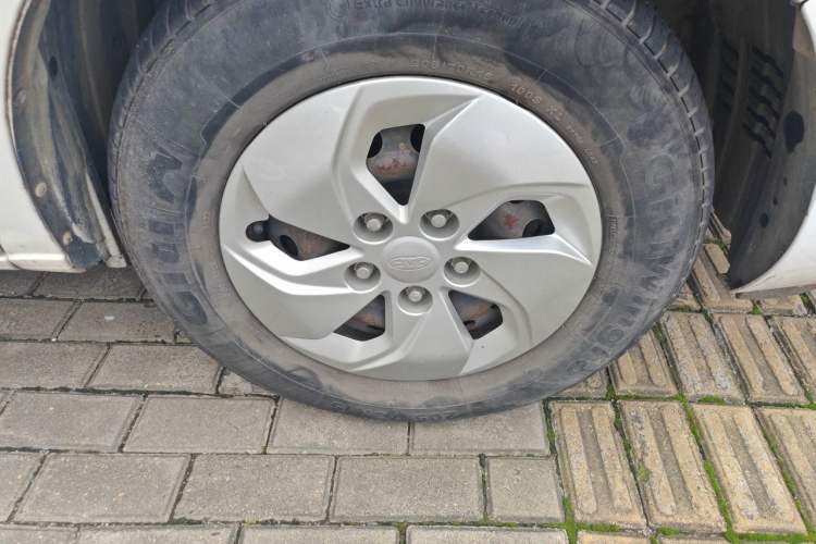 Used JAC Refine M4 2016 2.0L Manual Comfort Edition Right Front Wheel Hub
