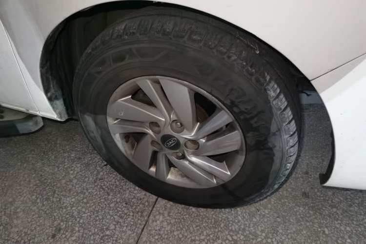 Used JAC Refine M4 2016 2.0L Manual Luxury Smart Version Right Front Wheel Hub