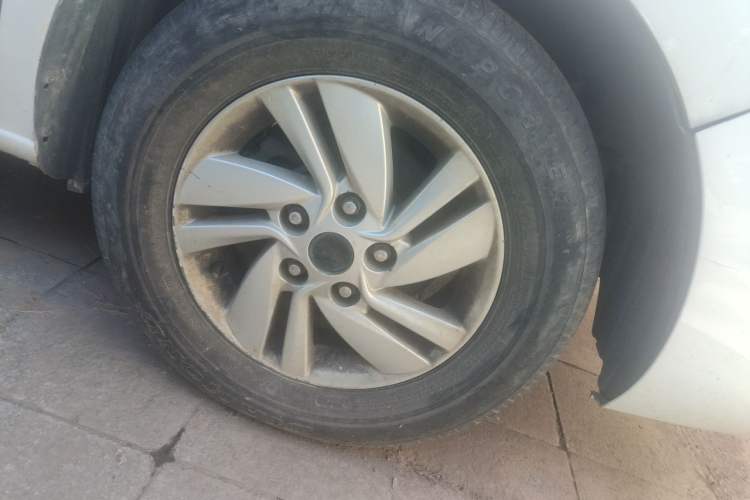 Used JAC Refine M4 2016 2.0L Manual Luxury Version Right Front Wheel Hub
