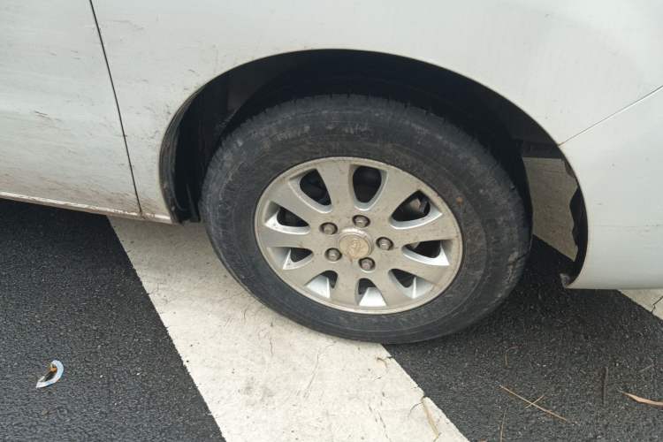 Used JAC Refine M4 2016 2.0L Manual Luxury Version Right Front Wheel Hub