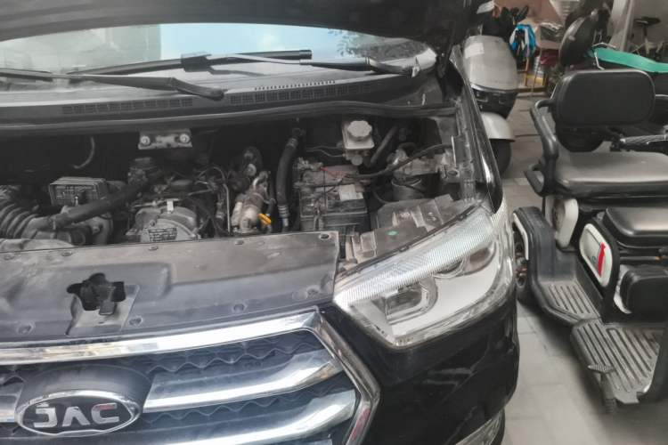 Used JAC Refine M4 2017 1.9T Diesel Manual Comfort Model Engine Bay Left
