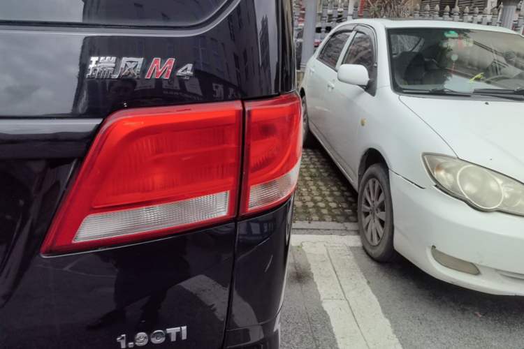 Used JAC Refine M4 2017 1.9T Diesel Manual Comfort Model Exterior 3